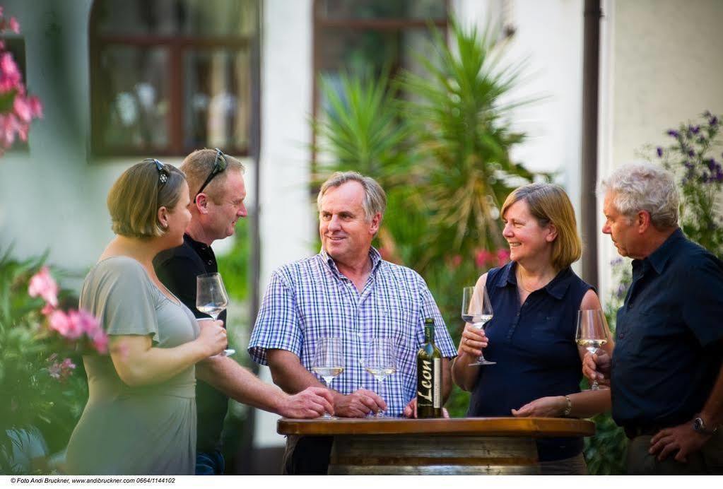 Winzerzimmer - Weingut Tinhof Eisenstadt Exteriér fotografie